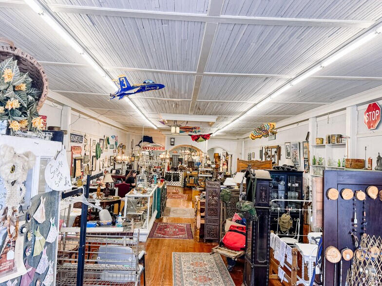 More Photos Of 304 E Main St, Hogansville Storefront For Sale