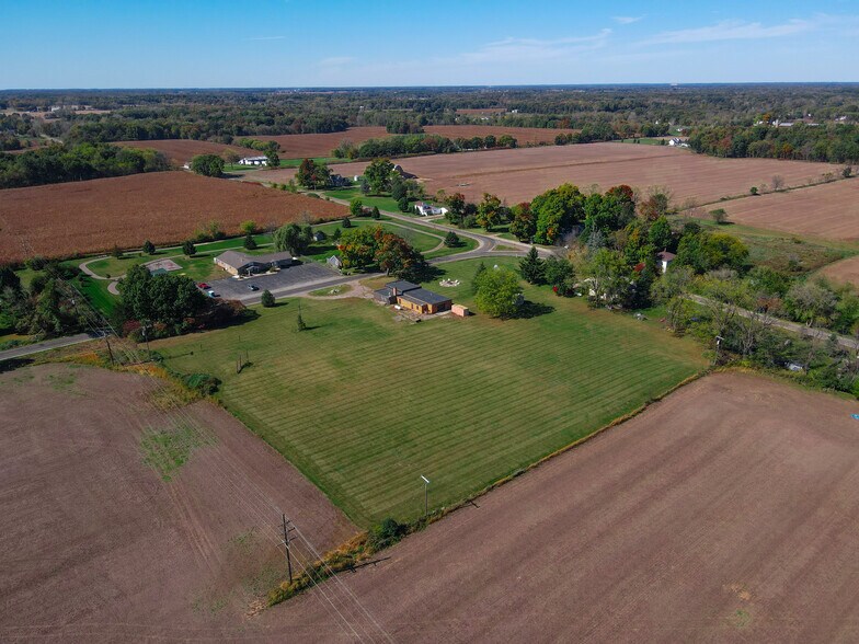 More Photos Of 2045 Bradley Rd, Webberville Showroom For Sale