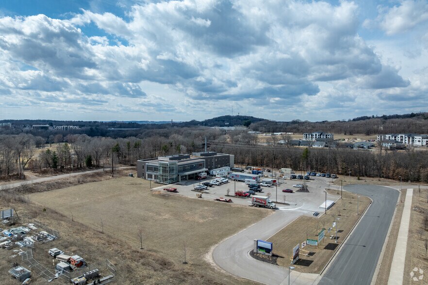 More Photos Of 3119 Woodman Dr, Altoona Medical For Lease