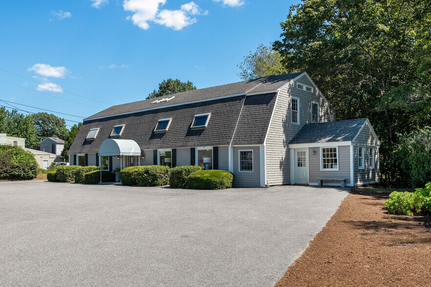 More Photos Of 2049 Post Rd, Wells General Retail For Sale