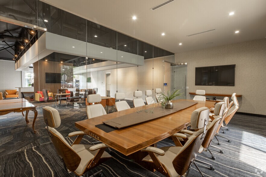 More Photos Of 415 Huntington Dr, San Marino Loft Creative Space For Lease