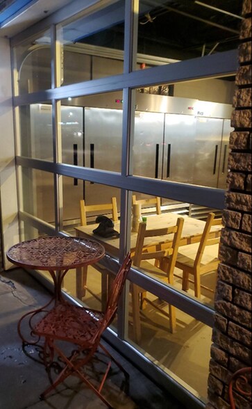 More Photos Of 5908 Aurora Dr, Austin Freestanding For Sale