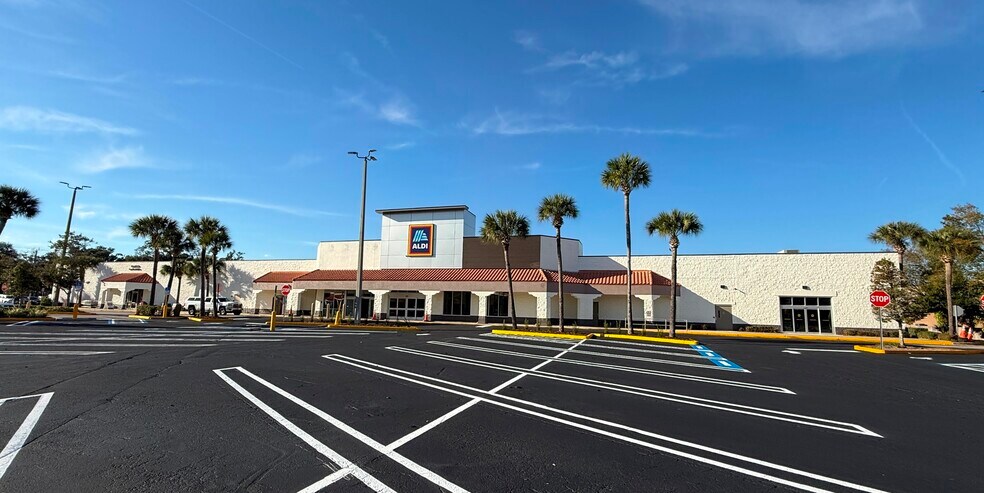 More Photos Of 353-393 W Granada Blvd, Ormond Beach Freestanding For Lease