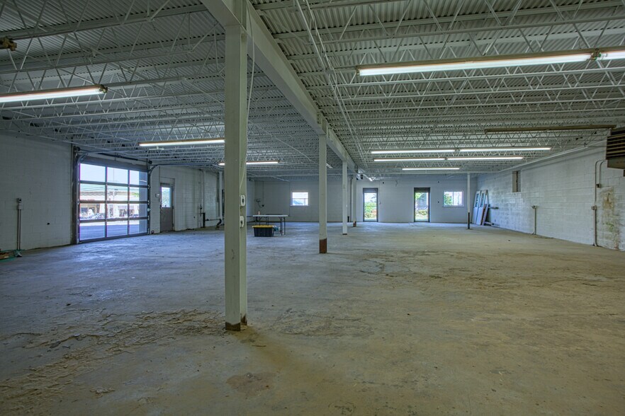More Photos Of 5394 New Peachtree Rd, Chamblee Office For Sale