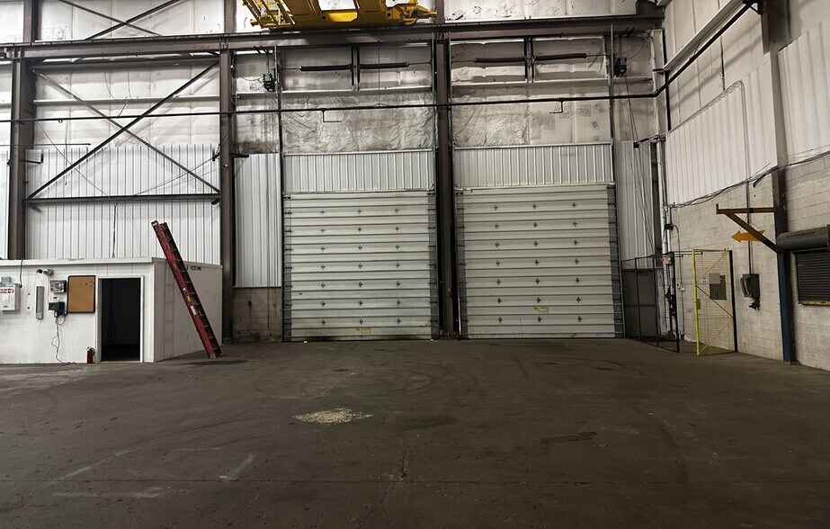 More Photos Of 23680 Research Dr, Farmington Hills Warehouse For Sale