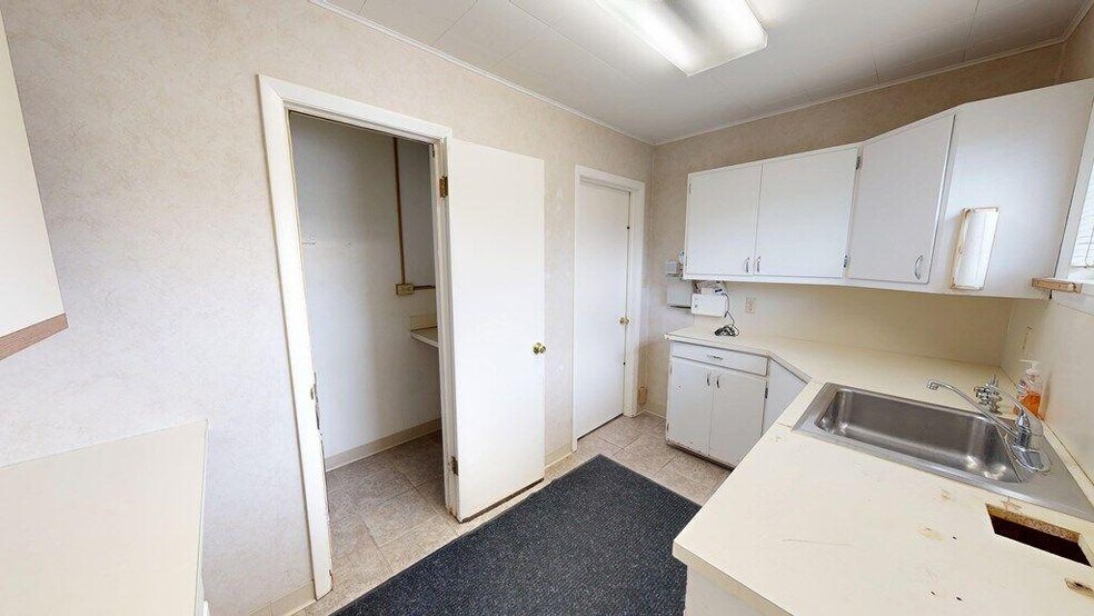 More Photos Of 70 W Smiley Ave, Shelby Medical For Sale