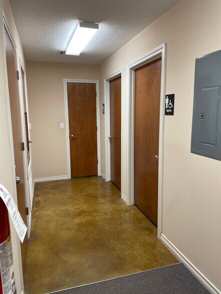 More Photos Of 17006 Seven Pines Dr, Spring Unknown For Lease