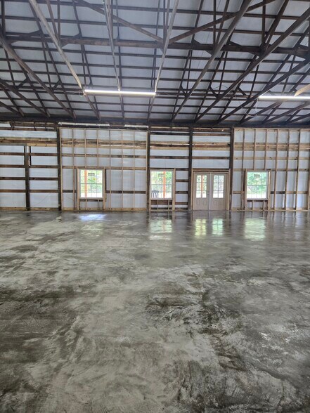 More Photos Of 9585 Campton Rd, Stanton Light Distribution For Sale