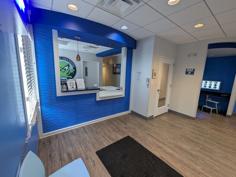 More Photos Of 5268-5294 Lyngate Ct, Burke Medical For Lease