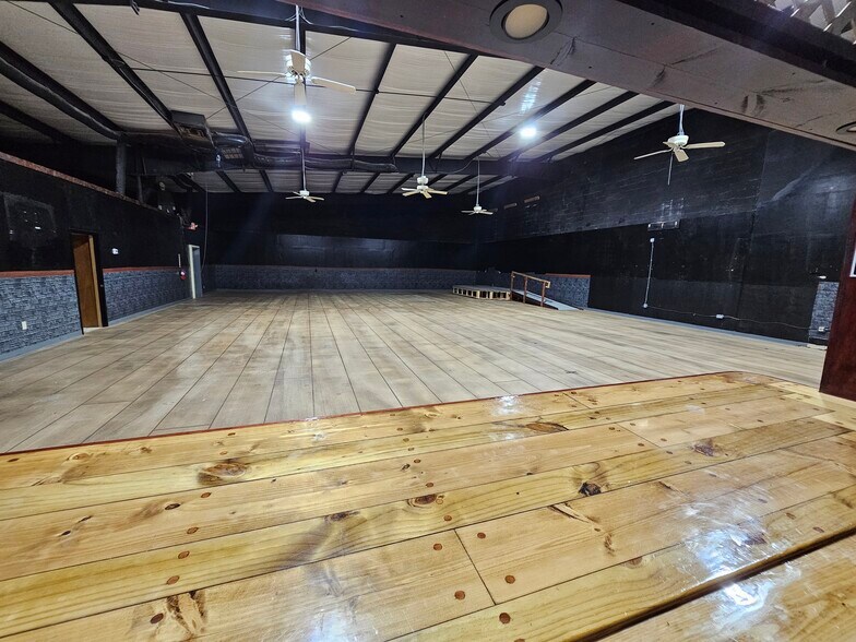 More Photos Of 5458 HWY 70 W, Morehead City Storefront Retail Office For Lease