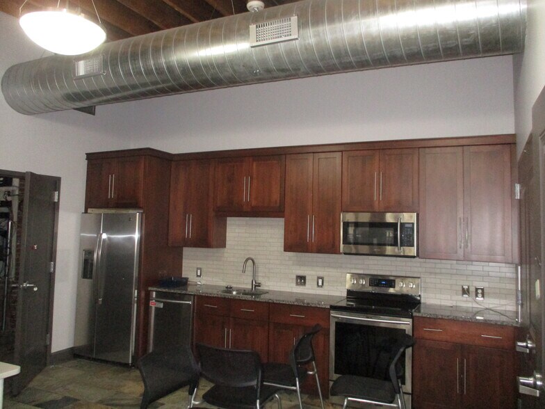 More Photos Of 614 N 11th St, Saint Louis Office For Sale
