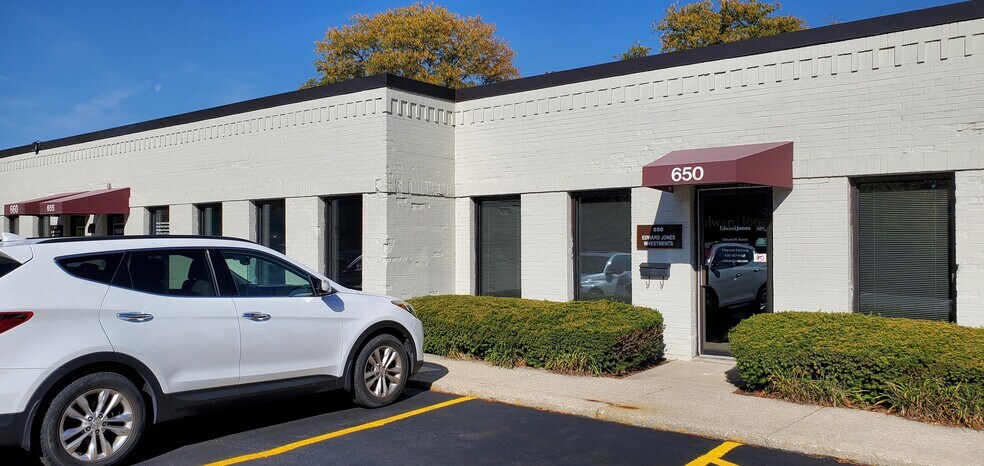 More Photos Of 710 E Ogden Ave, Naperville Office For Lease