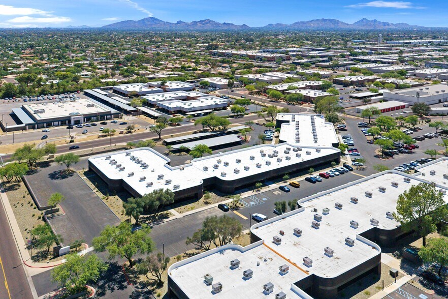 More Photos Of 14455 N Hayden Rd, Scottsdale Light Distribution For Sale