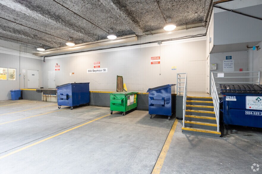 More Photos Of 555 Seymour St, Vancouver Schools For Lease