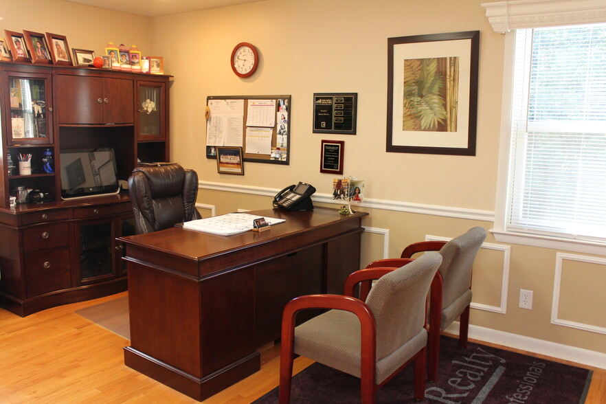 More Photos Of 531 Williamstown Rd, Sicklerville Medical For Sale