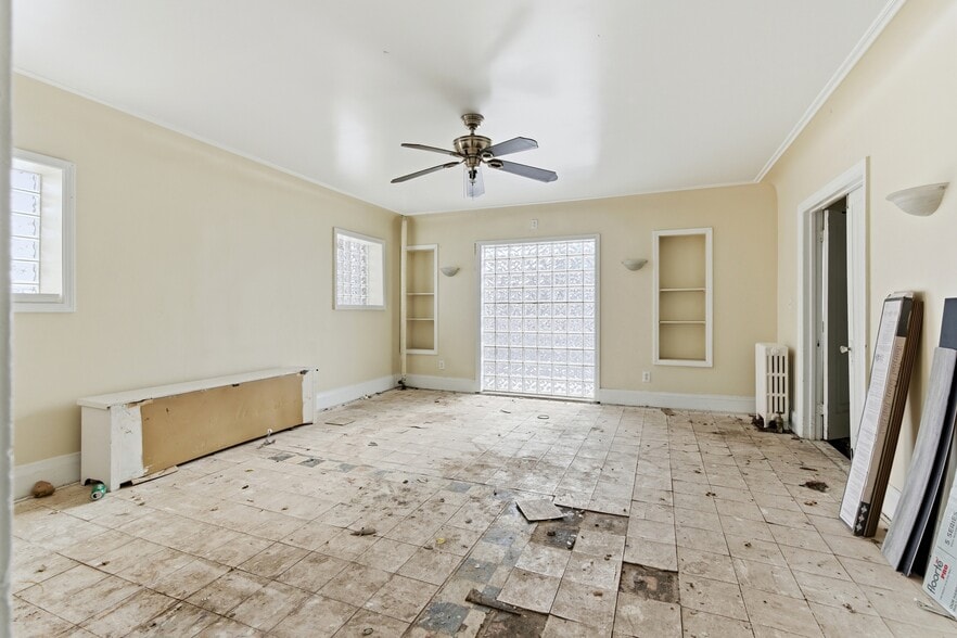 More Photos Of 4026 W McNichols Rd, Detroit Flex For Sale
