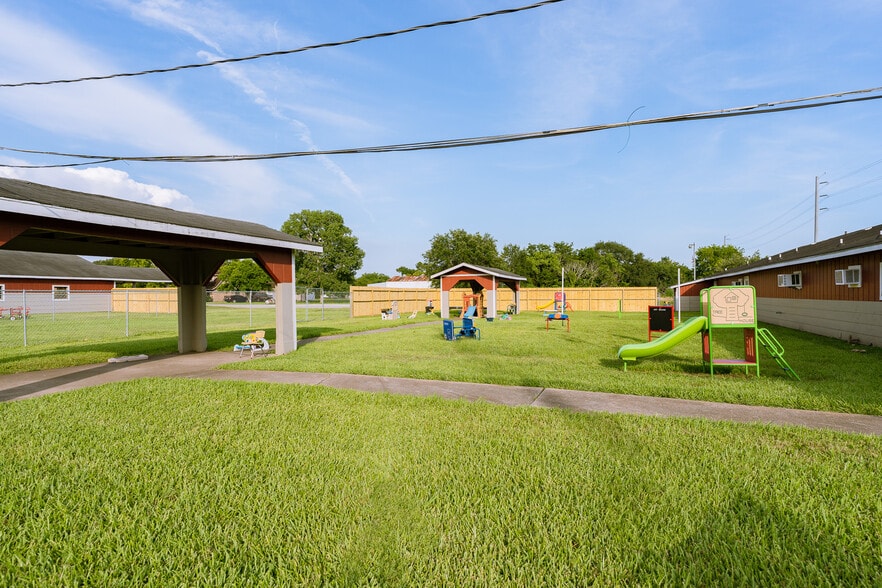 More Photos Of 5111 Powerline Rd, Richmond Daycare Center For Sale