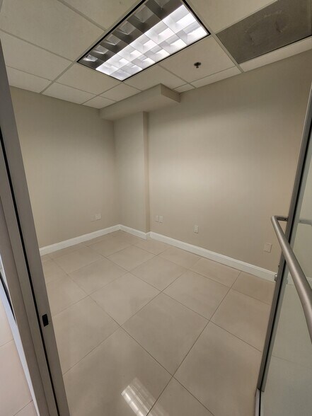 More Photos Of 18501 Pines Blvd, Pembroke Pines Office For Lease