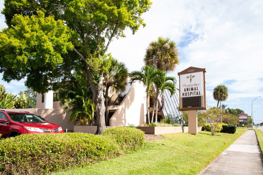 More Photos Of 6400 4th St N, Saint Petersburg Medical For Sale