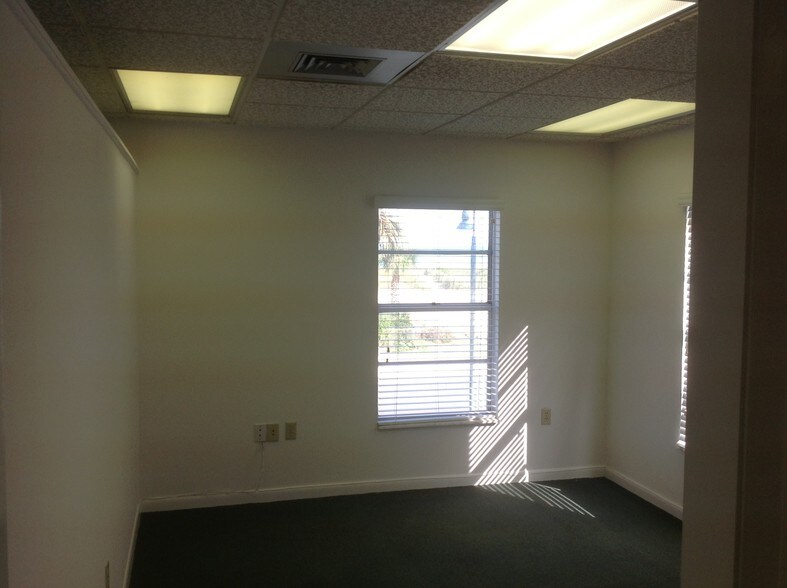 More Photos Of 221 S Ocean Dr, Fort Pierce Office For Lease