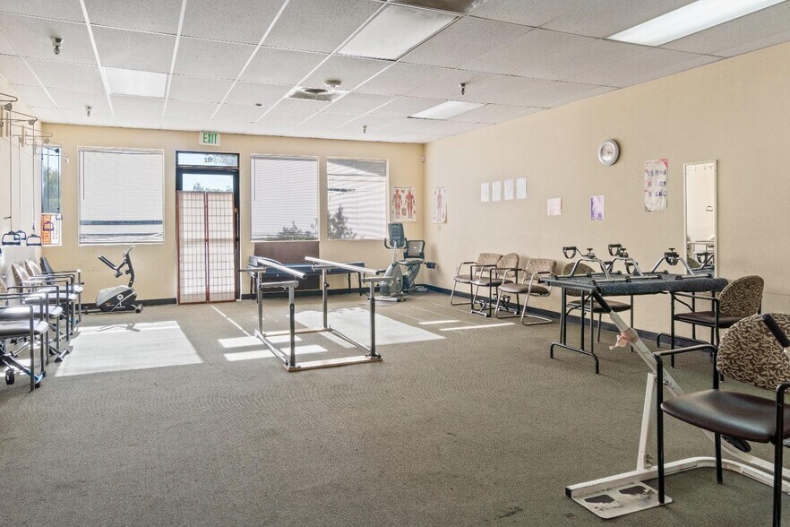 More Photos Of 1052 C St, Fresno Office For Sale