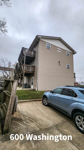 More Photos Of 600 S Washington St, Carbondale Apartments For Sale