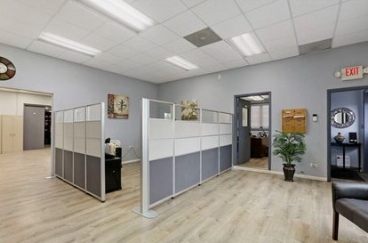 More Photos Of 3720 Hawthorne Ct, Waukegan Warehouse For Sale