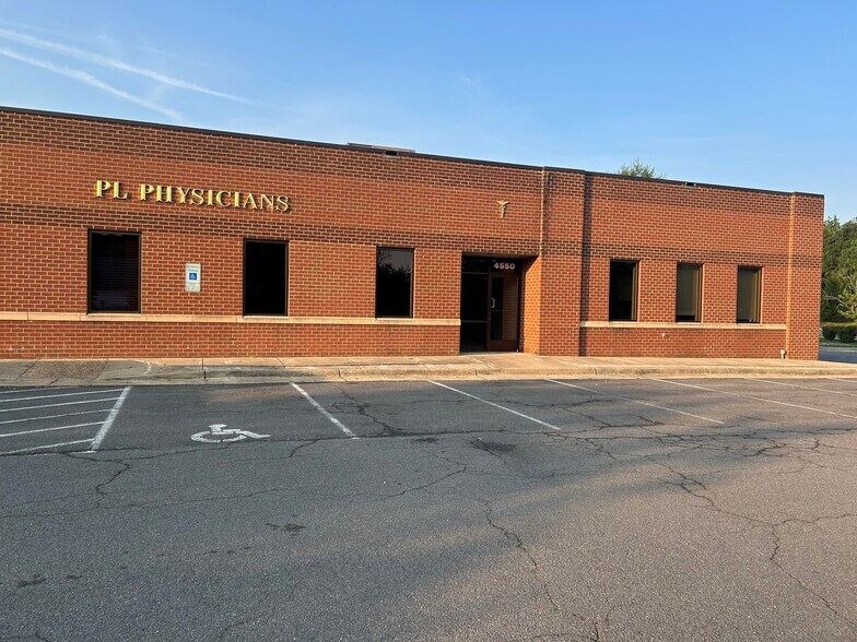 More Photos Of 4550-4552 Empire Ct, Fredericksburg Office For Lease