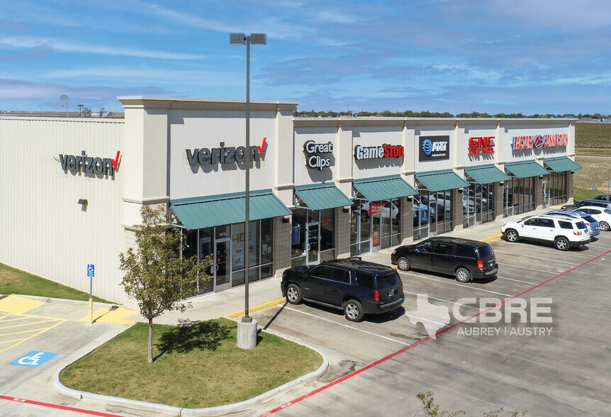 More Photos Of 1601 N I-27, Plainview Storefront Retail Office For Lease