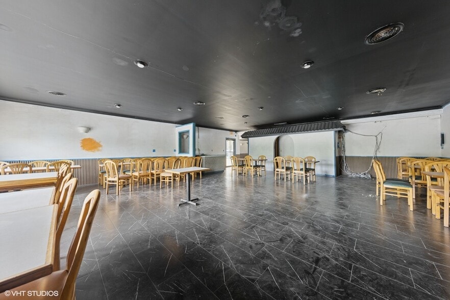 More Photos Of 835 S River St, Aurora Restaurant For Sale