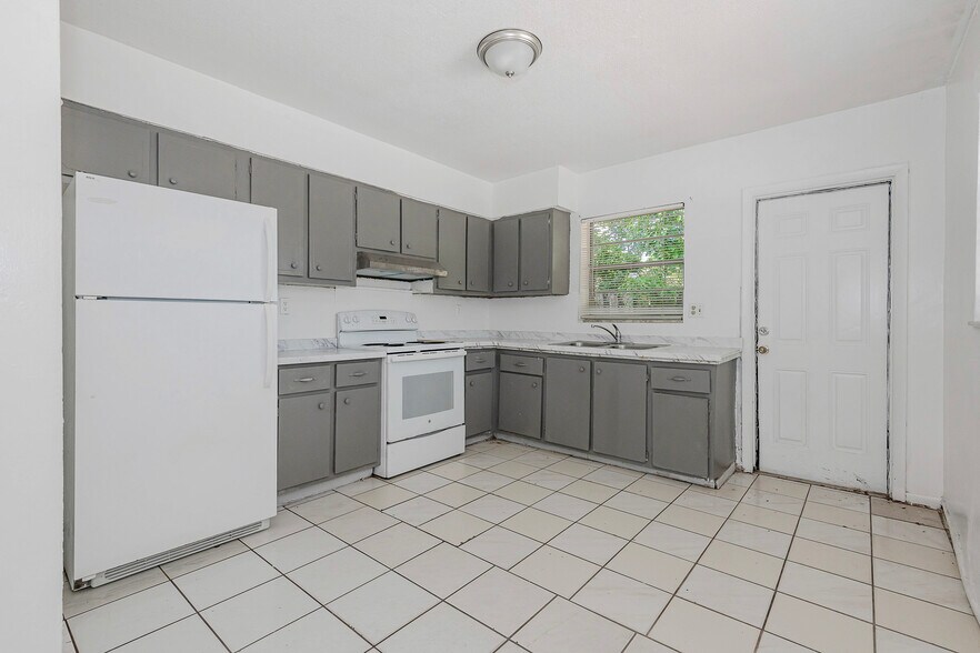 More Photos Of 1911 SW 4th Ave, Fort Lauderdale Apartments For Sale