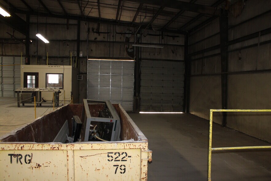 More Photos Of 8328 Macarthur Dr, North Little Rock Manufacturing For Lease