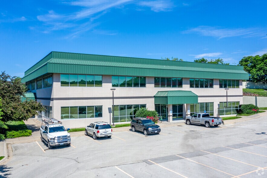 More Photos Of 1310 NW Vivion Rd, Kansas City Office For Lease