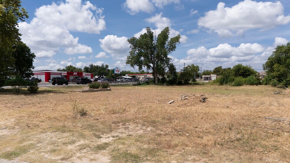 More Photos Of 101 E South St, Leander Land For Sale
