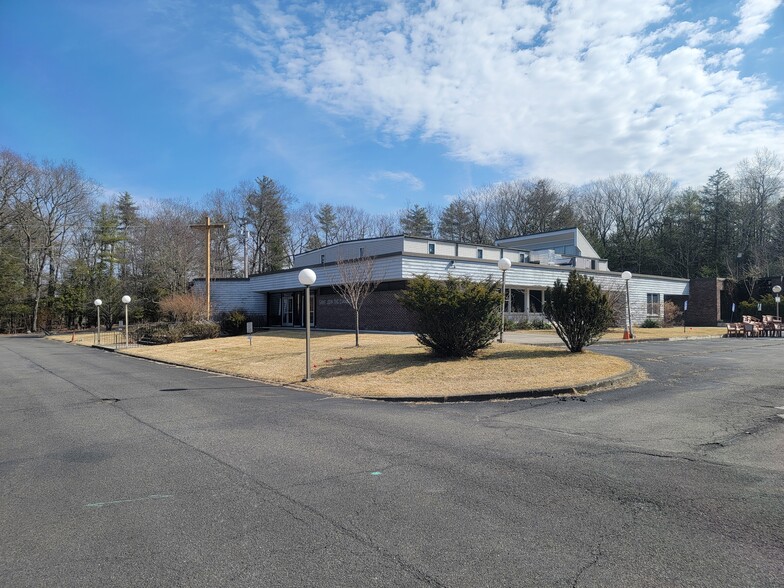 Primary Photo Of 915-917 NY-212 Hwy, Saugerties Religious Facility For Sale