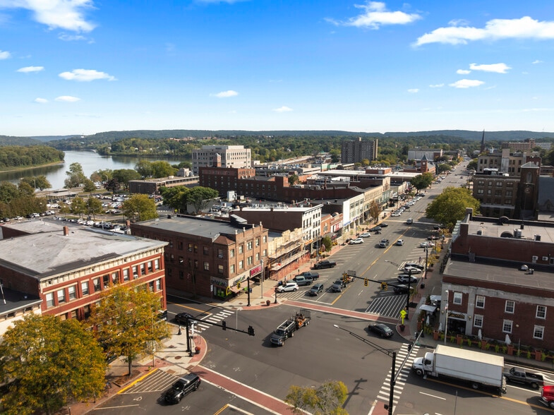 More Photos Of 54 Washington St, Middletown Office For Sale