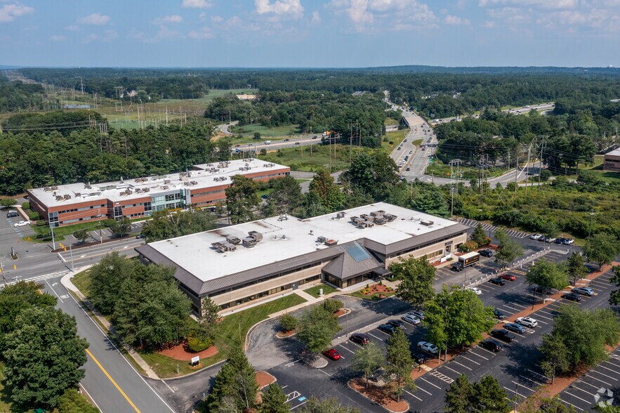More Photos Of 2 Omni Way, Chelmsford Office For Lease