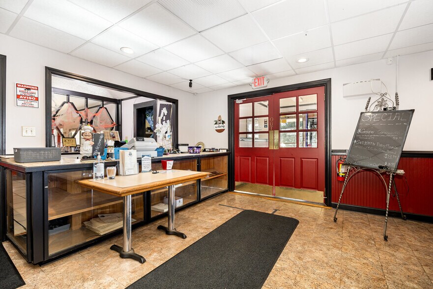 More Photos Of 8850 Statesville Blvd, Cleveland Restaurant For Sale