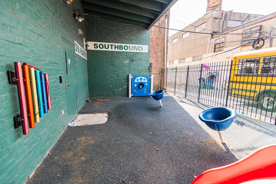 More Photos Of 1616 Orthodox St, Philadelphia Schools For Sale