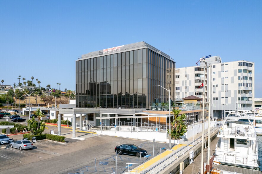 More Photos Of 3333 W Coast Hwy, Newport Beach Medical For Lease