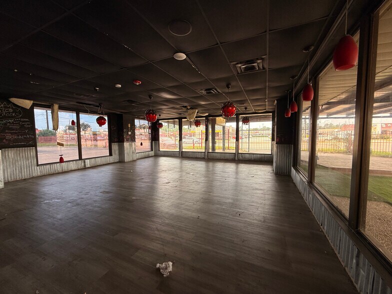 More Photos Of 7820 Fulton St, Houston Restaurant For Sale