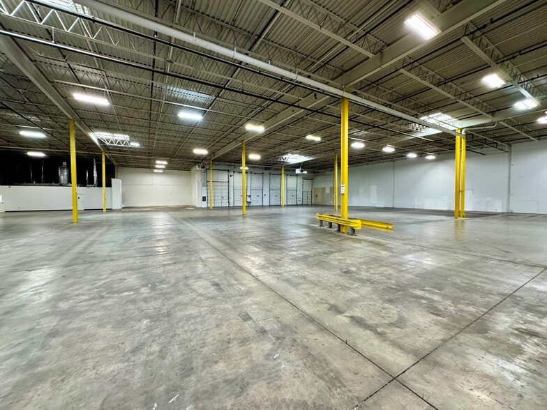 More Photos Of 3820-3834 Zane Trace Dr, Columbus Warehouse For Lease