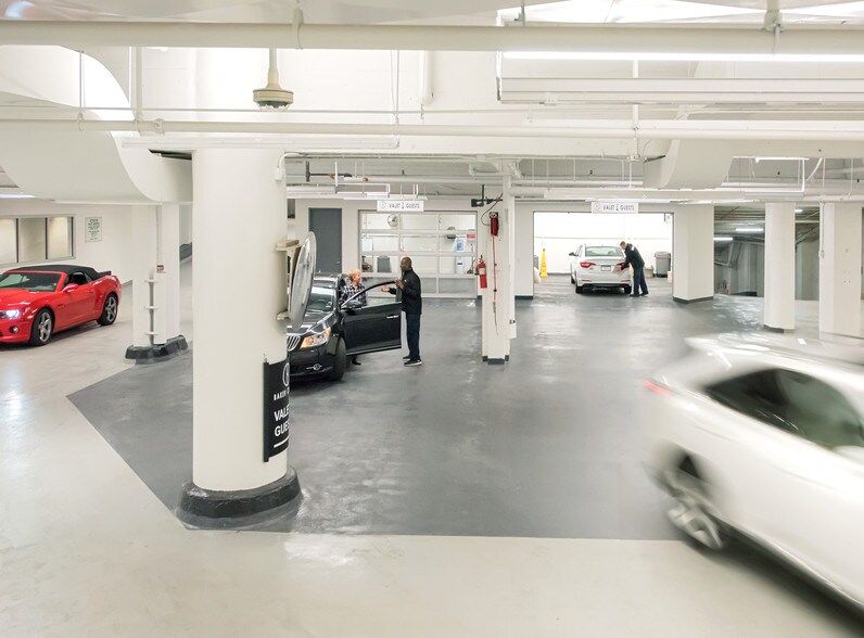 More Photos Of 733 Marquette Ave, Minneapolis Unknown For Lease