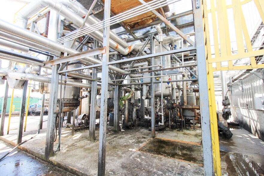 More Photos Of 5640 44th Ave S, Clinton Industrial For Sale