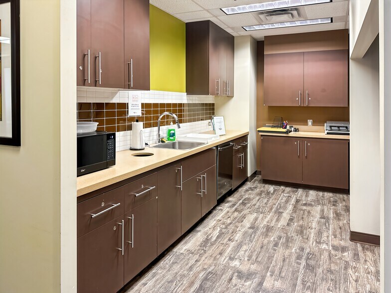 More Photos Of 2010 11th Ave, Regina Coworking Space