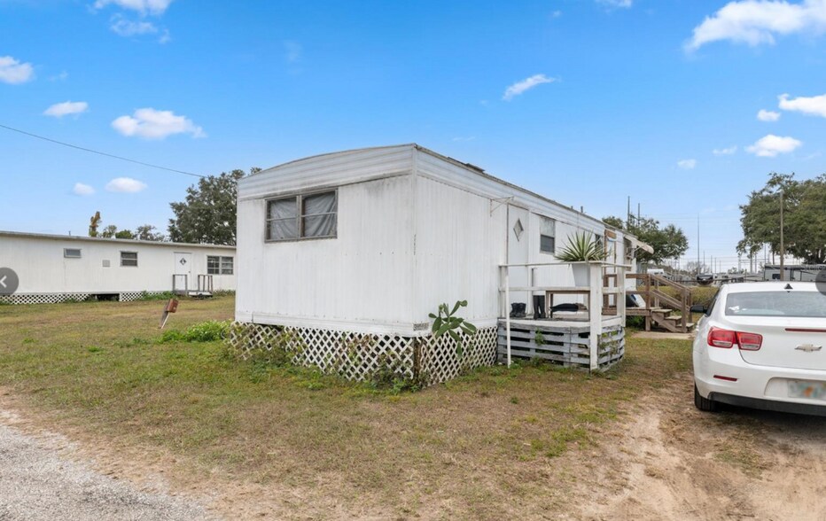 More Photos Of 6831 Wire Rd, Zephyrhills Manufactured Housing Mobile Home Park For Sale