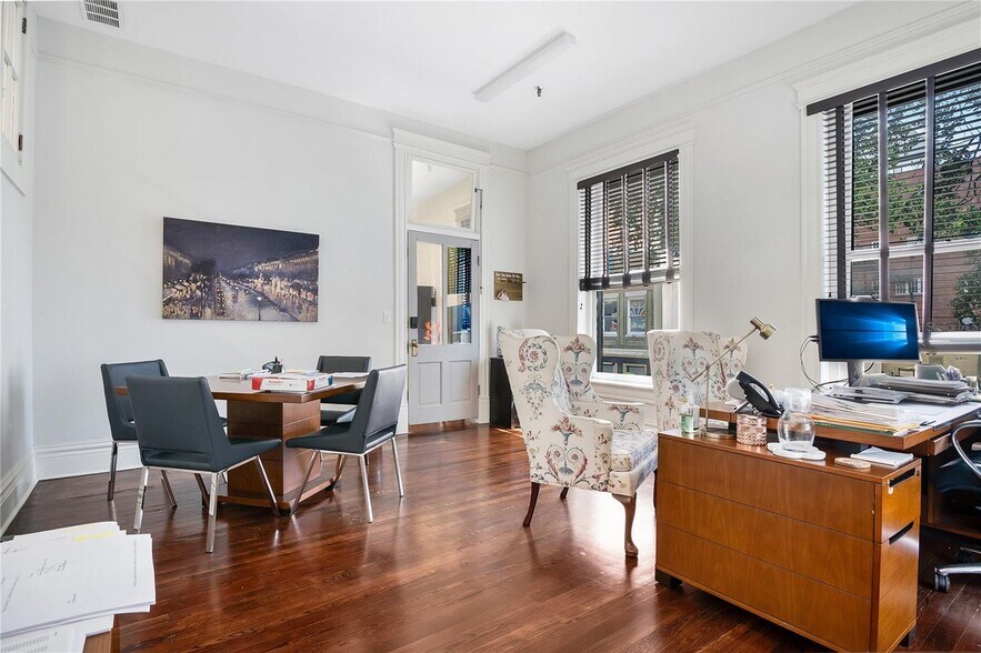 More Photos Of 13 W Pine St, Orlando Storefront Retail Office For Lease