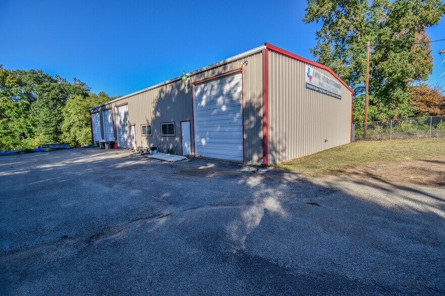 More Photos Of 511 N Northeast Loop 323, Tyler Office Residential For Lease