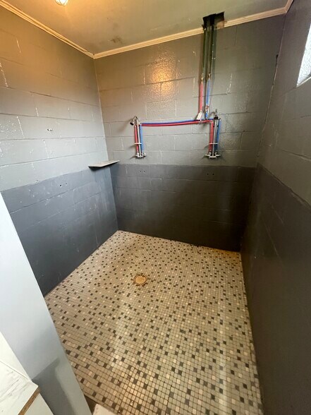 More Photos Of 10 Rhoda St, Farrell Flex For Lease