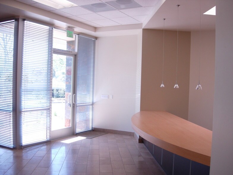 More Photos Of 11199 Sorrento Valley Rd, San Diego Office For Lease